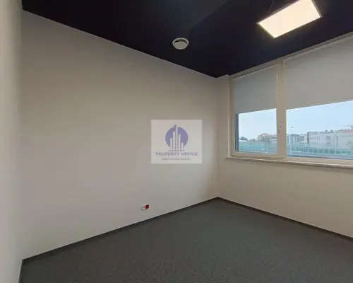 Włochy: lokal biurowy 91,30 m2 do wynajęcia