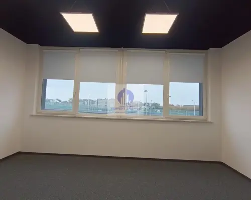 Włochy: lokal biurowy 91,30 m2 do wynajęcia