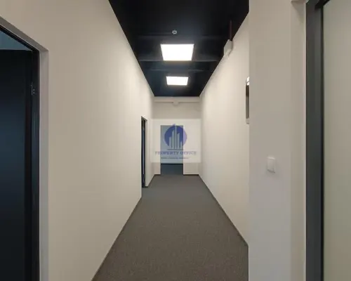 Włochy: lokal biurowy 91,30 m2 do wynajęcia