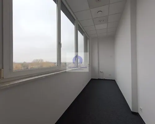 Włochy: lokal biurowy 61,60m2 do wynajęcia