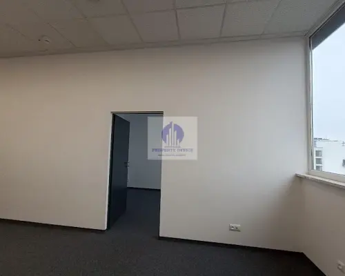 Włochy: lokal biurowy 61,60m2 do wynajęcia