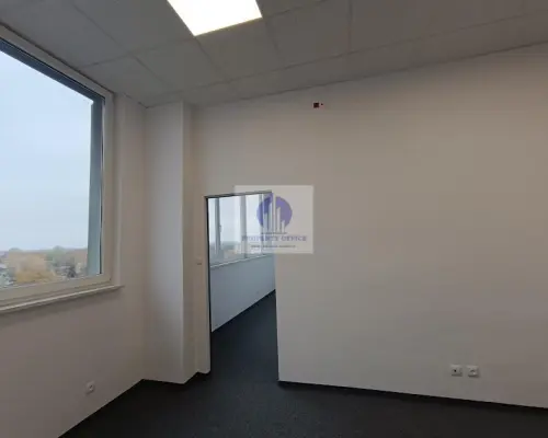 Włochy: lokal biurowy 61,60m2 do wynajęcia