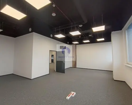 Włochy: lokal biurowy 261,80 m2 do wynajęcia