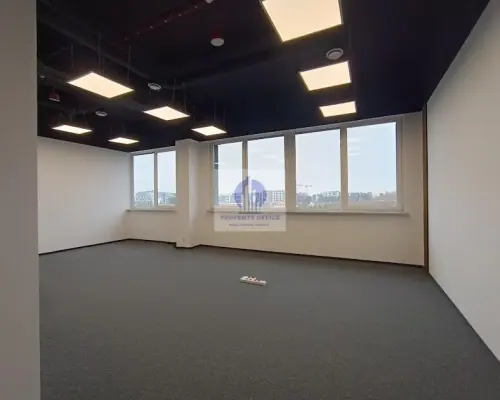 Włochy: lokal biurowy 261,80 m2 do wynajęcia