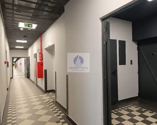 Włochy: lokal biurowy 51,70 m2 do wynajęcia