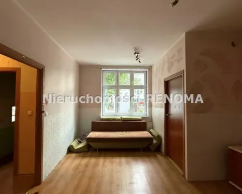 Mieszkanie 62 metrowe w kamienicy przy ulicy Sobieskiego w Bielsku-Białej. Lokal dwustronnie rozkładowy z przeznaczeniem do rem