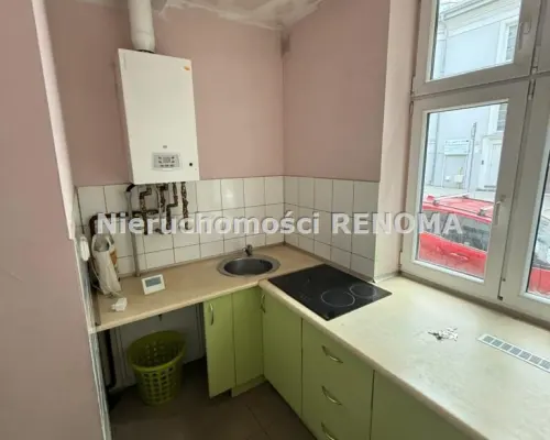 Mieszkanie 62 metrowe w kamienicy przy ulicy Sobieskiego w Bielsku-Białej. Lokal dwustronnie rozkładowy z przeznaczeniem do rem