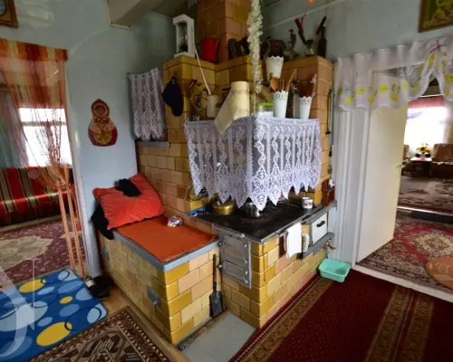 Siedlisko z domem z bala i dużą działką 5194 m²