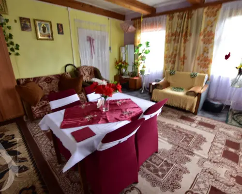 Siedlisko z domem z bala i dużą działką 5194 m²
