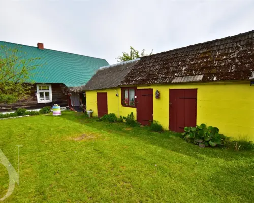 Siedlisko z domem z bala i dużą działką 5194 m²