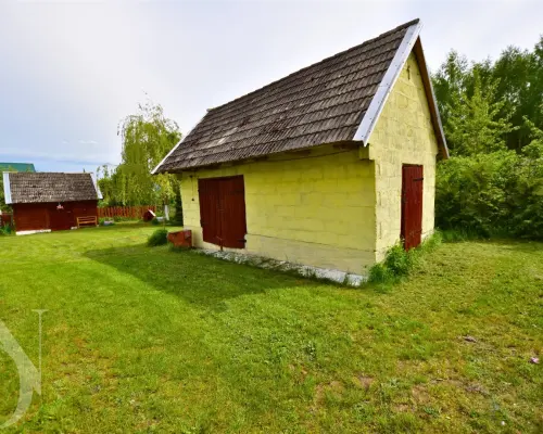 Siedlisko z domem z bala i dużą działką 5194 m²