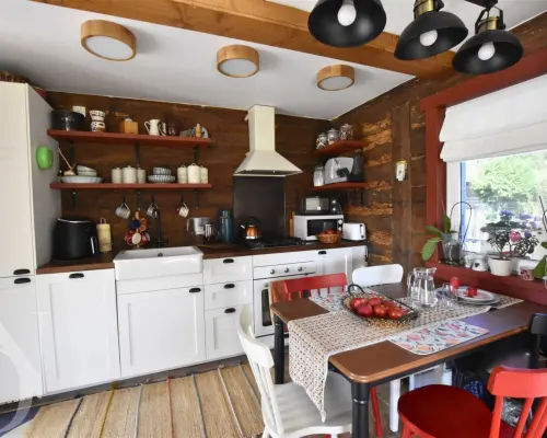Dom po remoncie + 4300 m² działki – Mikulicze