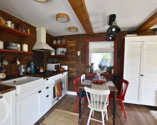Dom po remoncie + 4300 m² działki – Mikulicze