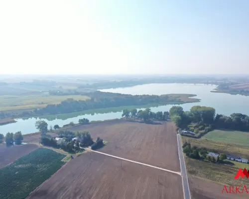 DZIAŁKA NAD JEZIOREM – 3540 m² – CHOCEŃ