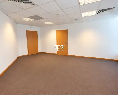 Pokój biurowy na parterze