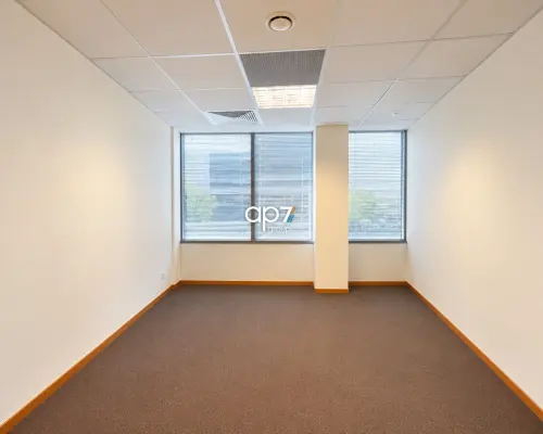 Pokój biurowy na parterze