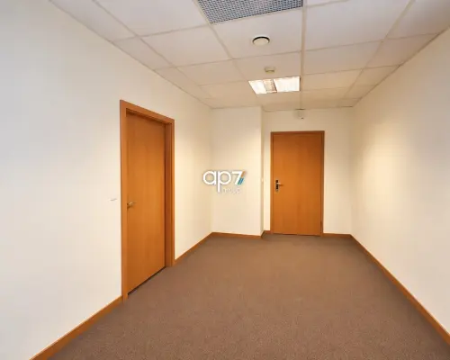 Pokój biurowy na parterze