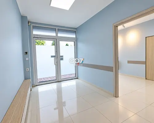 DO WYNAJĘCIA LOKAL UŻYTKOWY  DZIELNICY BRONOWICE MAŁE.   Przedmiotem oferty jest lokal użytkowy ok 35 m² w stanie dewelopersk