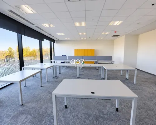 Przestronny lokal biurowy na parterze