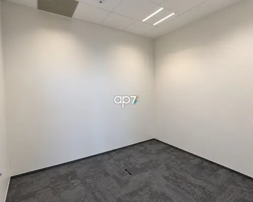 Przestronny lokal biurowy na parterze