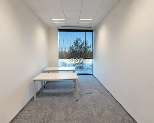 Przestronny lokal biurowy na parterze