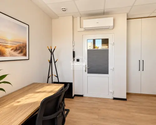 Nowoczesne biuro po remoncie - ok. 12,4 m² | Kuchnia i łazienki | Strefa zamknięta    Do wynajęcia    nowoczesne, świeżo wyre