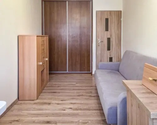 WYNAJEM/ 2 POKOJE/ 3 PIĘTRO/ ŻARÓW