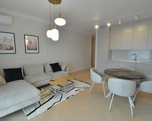 DO WYNAJĘCIA 3 pokoje balkon, klima PIERWSZY NAJEM