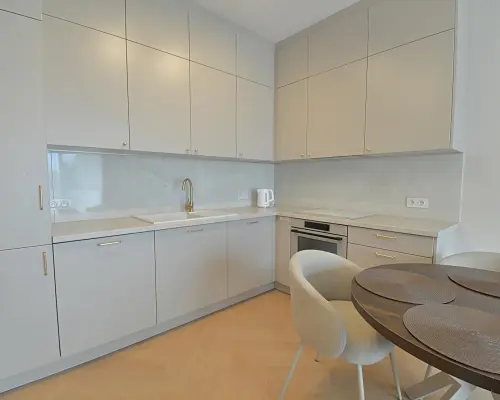 DO WYNAJĘCIA 3 pokoje balkon, klima PIERWSZY NAJEM