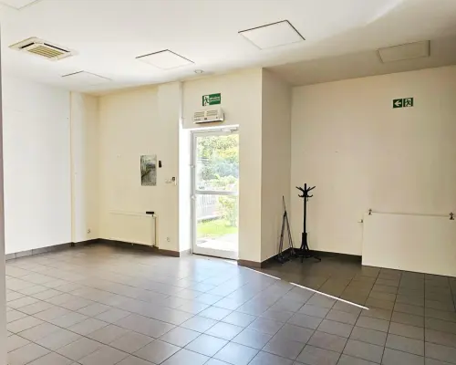 Przestrzeń usługowa świetna na fitness klub sportowy, catering. Tramwaj obok