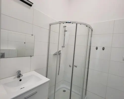 Bezczynszowa kawalerka z ogrzewaniem miejskim w centrum Kazimierza