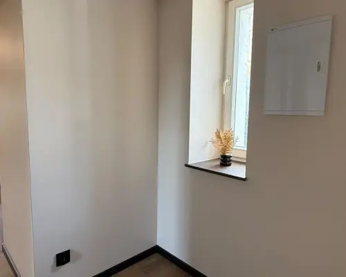 WOMBAT NIERUCHOMOŚCI   prezentuje na sprzedaż mieszkanie w  Strzegomiu przy ul. Brzegowej     25 m² | PO KAPITALNYM REMO