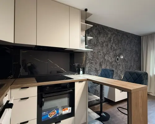 WOMBAT NIERUCHOMOŚCI   prezentuje na sprzedaż mieszkanie w  Strzegomiu przy ul. Brzegowej     25 m² | PO KAPITALNYM REMO