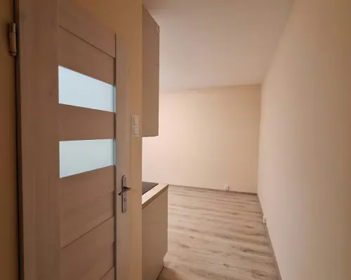 WOMBAT NIERUCHOMOŚCI    prezentuje na wynajem  2-pokojowe mieszkanie o powierzchni 27 m² , całkowicie  po generalnym remon