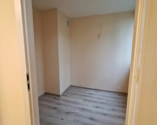 WOMBAT NIERUCHOMOŚCI    prezentuje na wynajem  2-pokojowe mieszkanie o powierzchni 27 m² , całkowicie  po generalnym remon